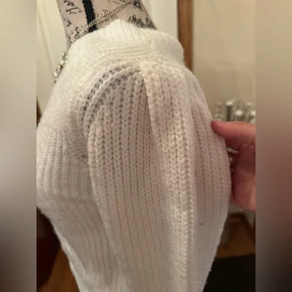 WHBM CROP white cardigan with rhinestone buttons and puff sleeve - Picture 4 of 13